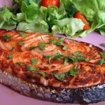 Carne de panela com mandioca e tomate