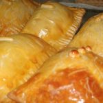 Leitoa pururuca com molho de limão
